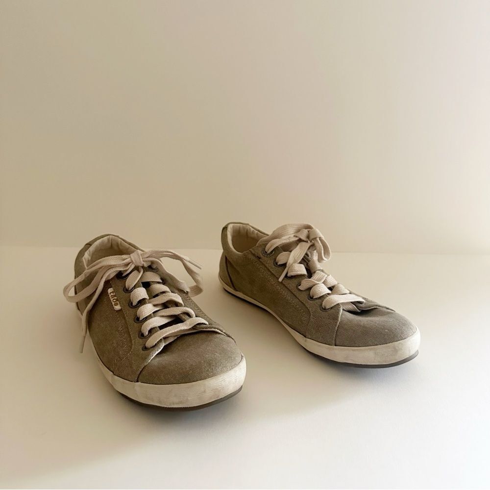 Taos Tan washed canvas Lace up Round Toe Star Sneakers